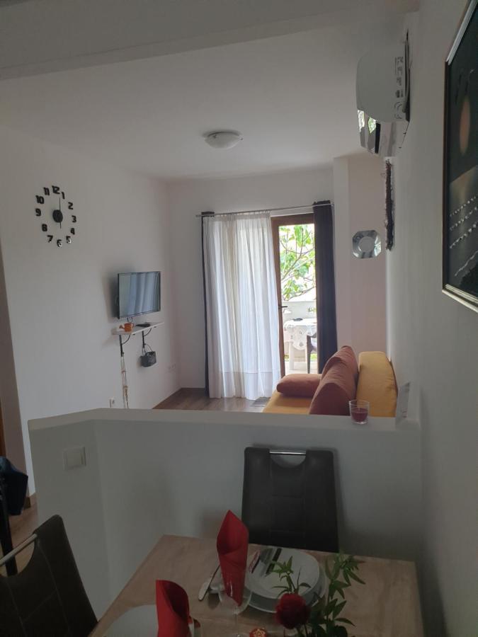 Apartment Luna Malinska Exterior foto
