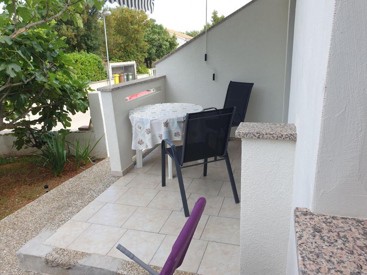 Apartment Luna Malinska Exterior foto